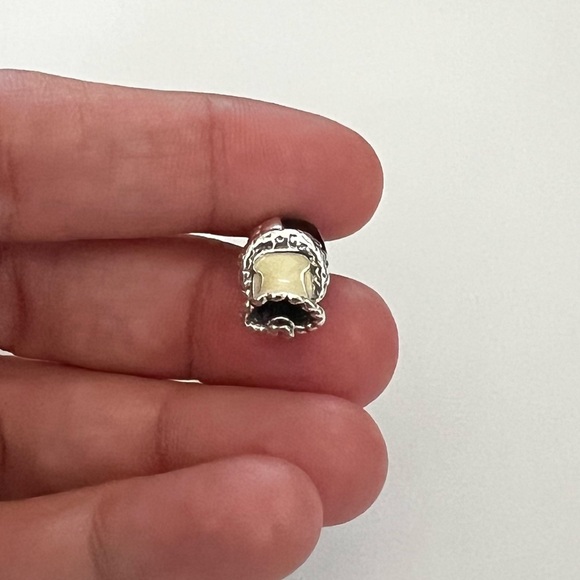 PANDORA Disney Villains Cruella De Vil Charm - Picture 3 of 6